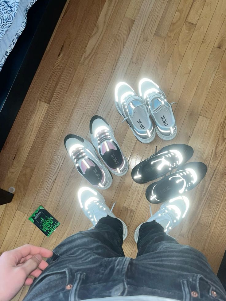 Dior B22
