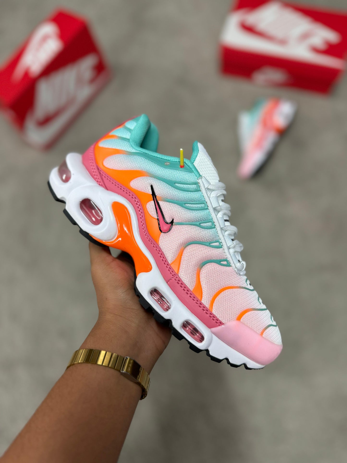 AIRMAX PLUS TN (Varios Colores)