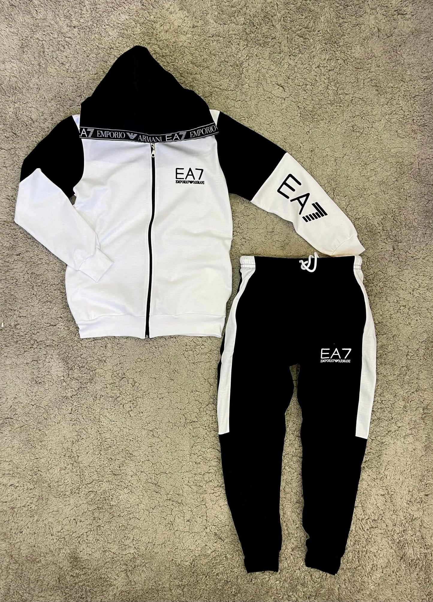 Chándal Armani EA7 (Varios Colores)
