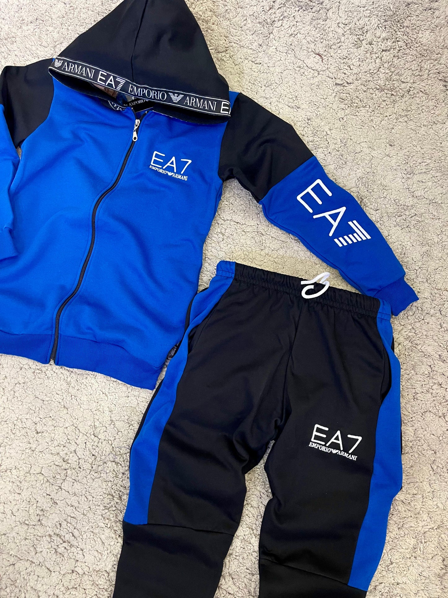 Chándal Armani EA7 (Varios Colores)